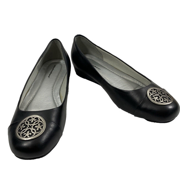 Cloudwalkers Hudson Shoes Womens 9.5 W Black Flats‎ Silver Medallion Comfort - Picture 1 of 12
